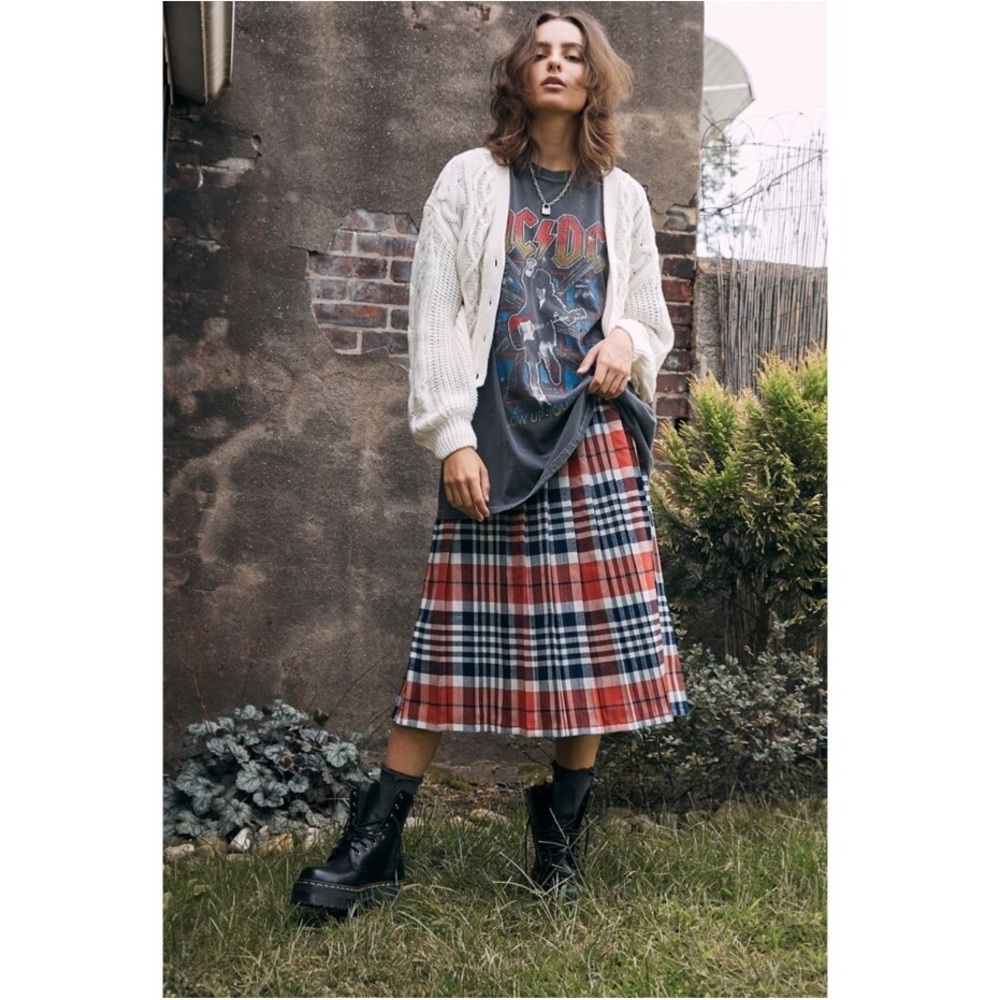 UO Briggs Plaid Pleated Midi Skirt - Picture 2 of 6